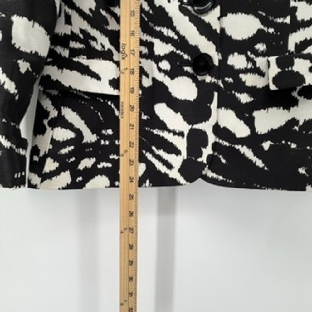 Suit Studio Kasper Blazer Womens 10 Black White Abstract Animal Print Jacket - Picture 7 of 8